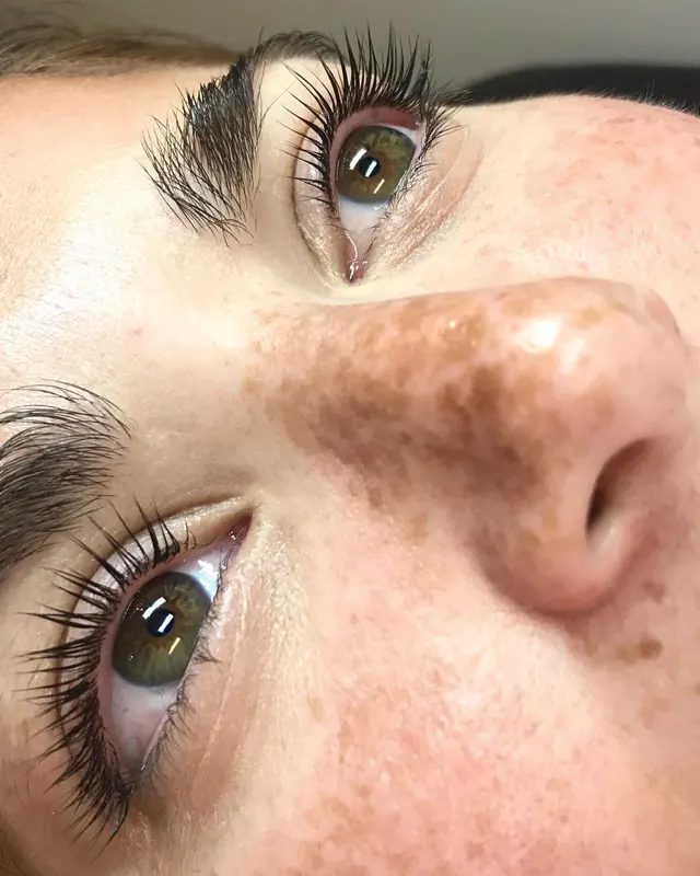 YUMI lash lift result: natural lashes lifted, close-up